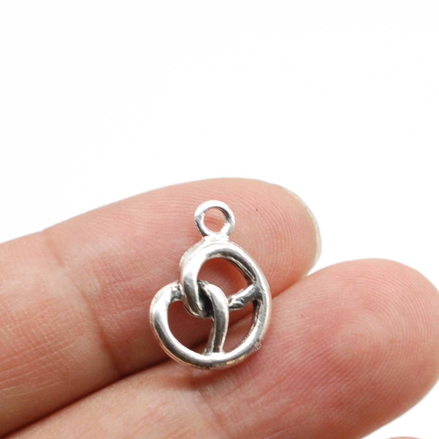 Last 25PCS Antique Silver PRETZEL Charm Pendant Connector 12X17mm JHS556-LY303