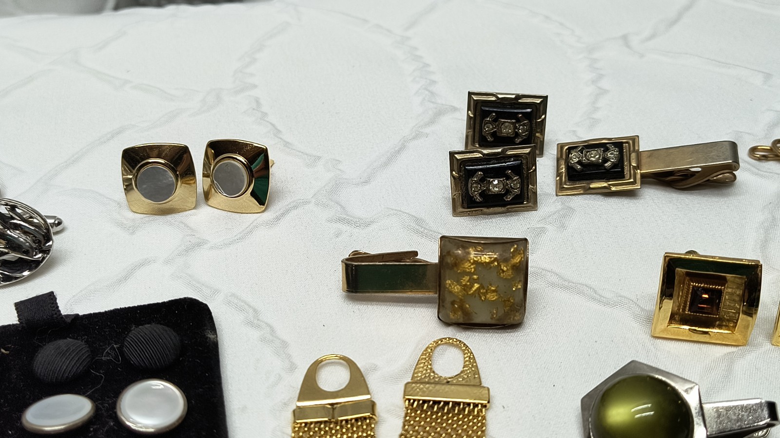 Vintage Tie Tacks Tie Bar Clips Cuff Links Lot Gold & Silver Tone 120 + Pieces
