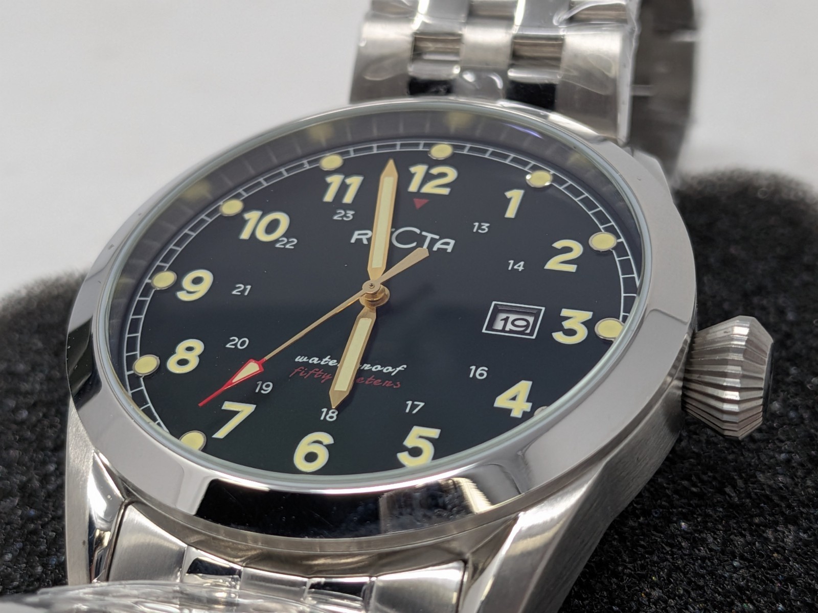 Recta RT-3001 Cavalier Forest Men’s Watch Green Dial Stainless Steel Bracelet