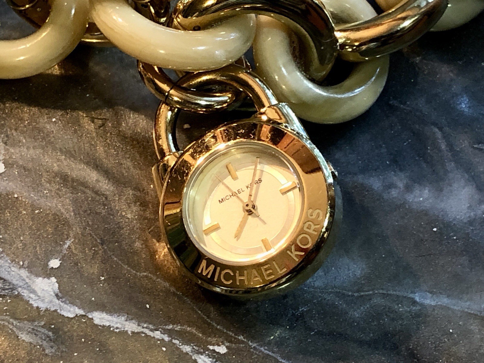 🍯✨RARE NOS w/ Box VINTAGE MICHAEL KORS Gold Chain Link CHARM BRACELET WATCH 🛍️