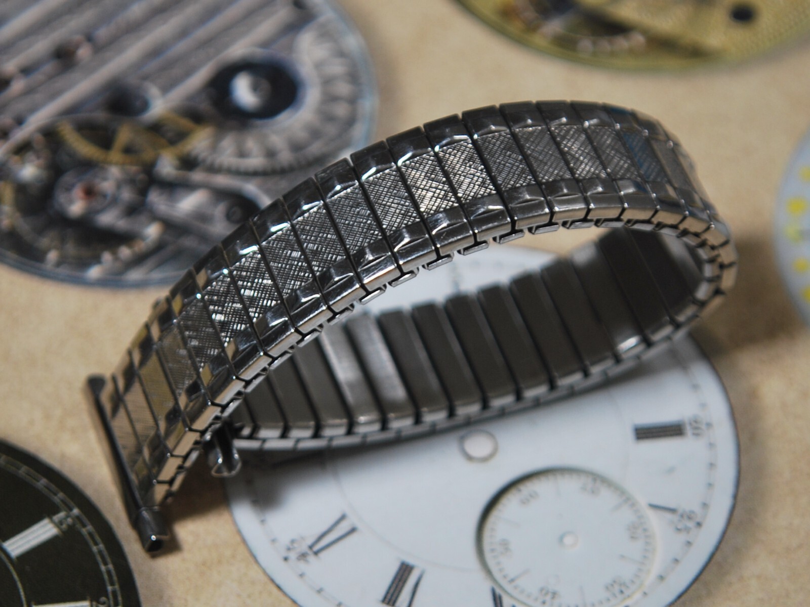 Nice 16MM to 22MM Stainless Steel Men’s Expansion Watch Band –CHA020223