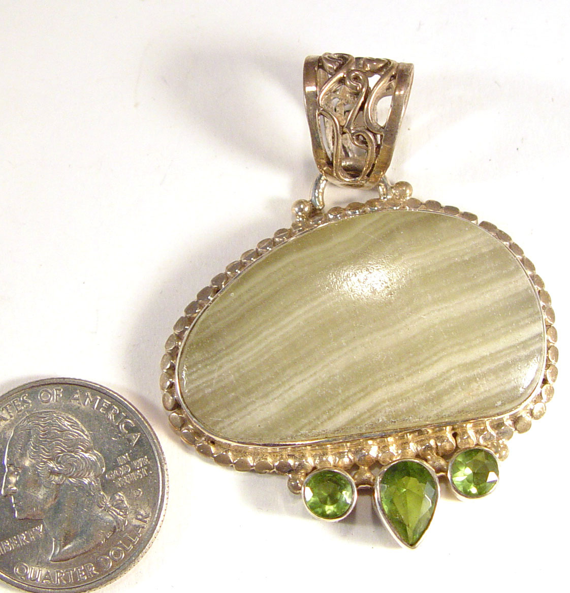 Serpentine & peridot pendant in sterling silver, 2 1/8 in with bail, 23.84 grams