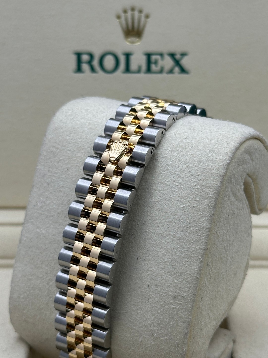 Rolex 278273 Rhodium Diamonds Dial