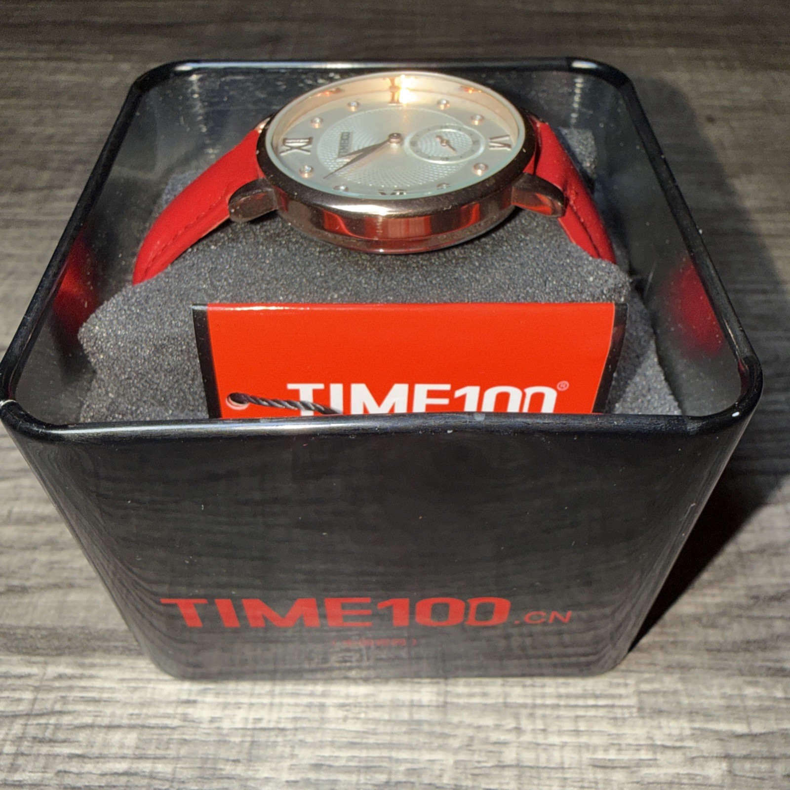 NEW NWT Women’s Ladies Timeco 100 Wristwatch Red Leather Band