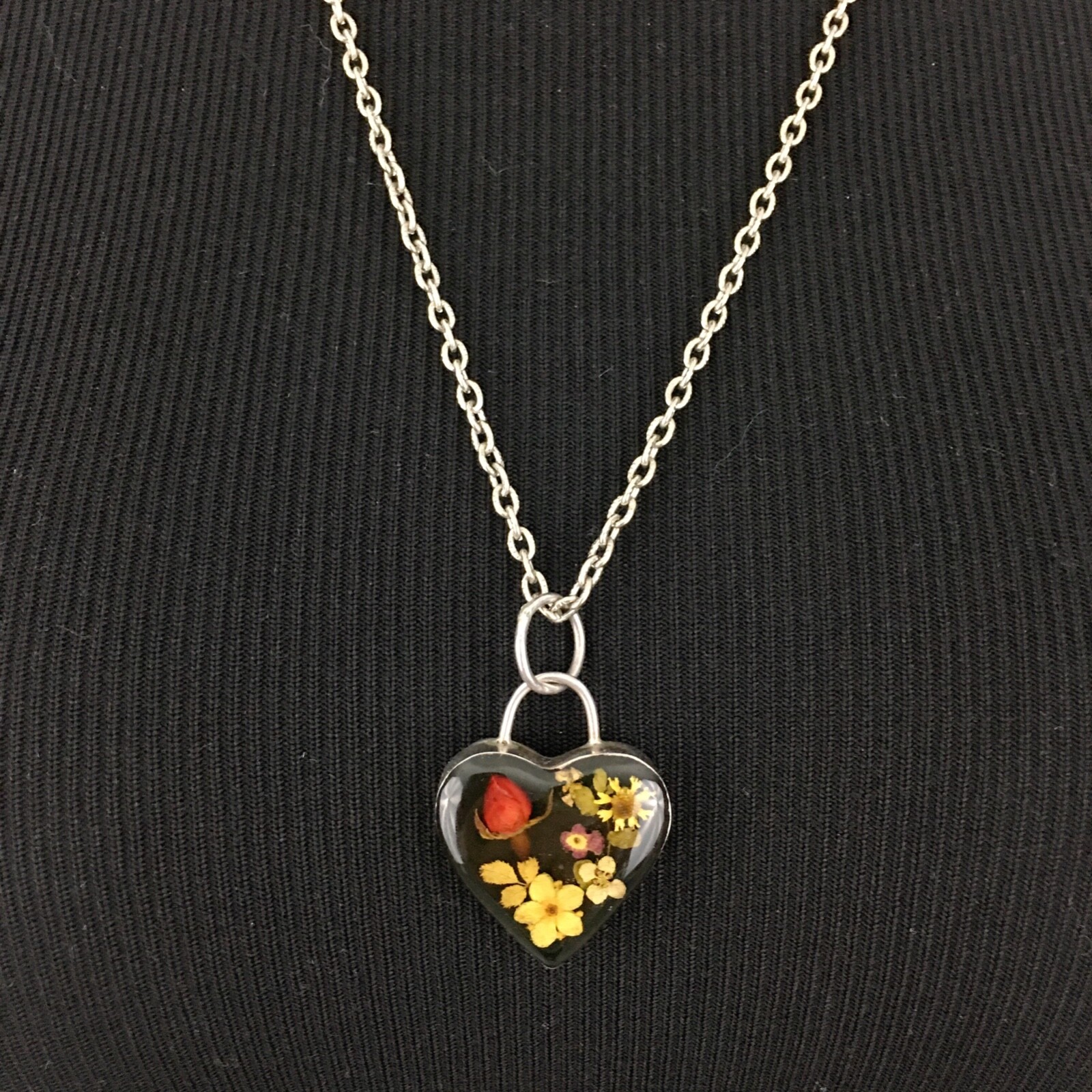 JULE dried flower necklace – sterling silver heart pendant on silver-tone chain