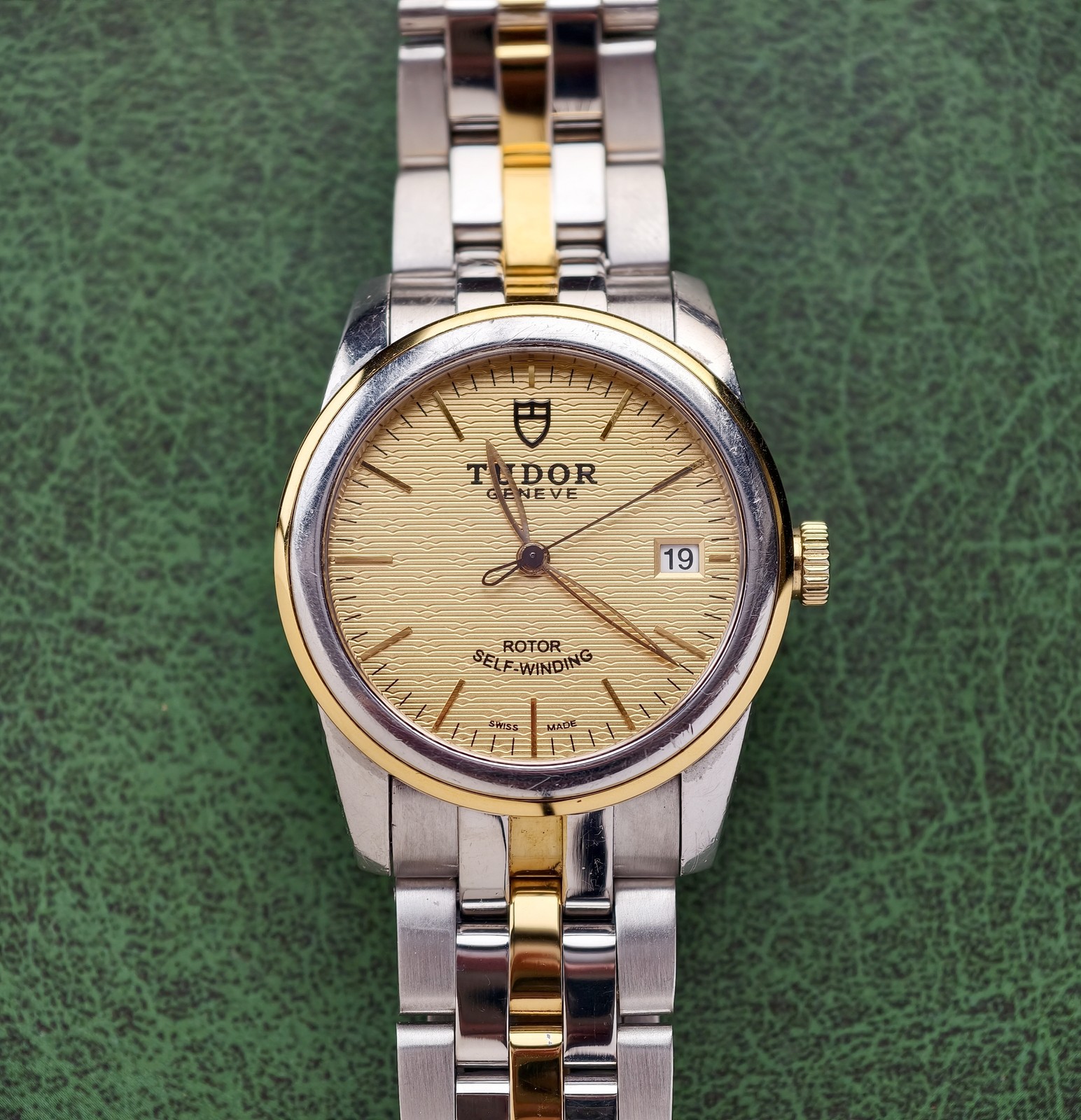 Tudor Linen Champagne Dial Glamour 55003 Men’s Watch Automatic 36mm Date