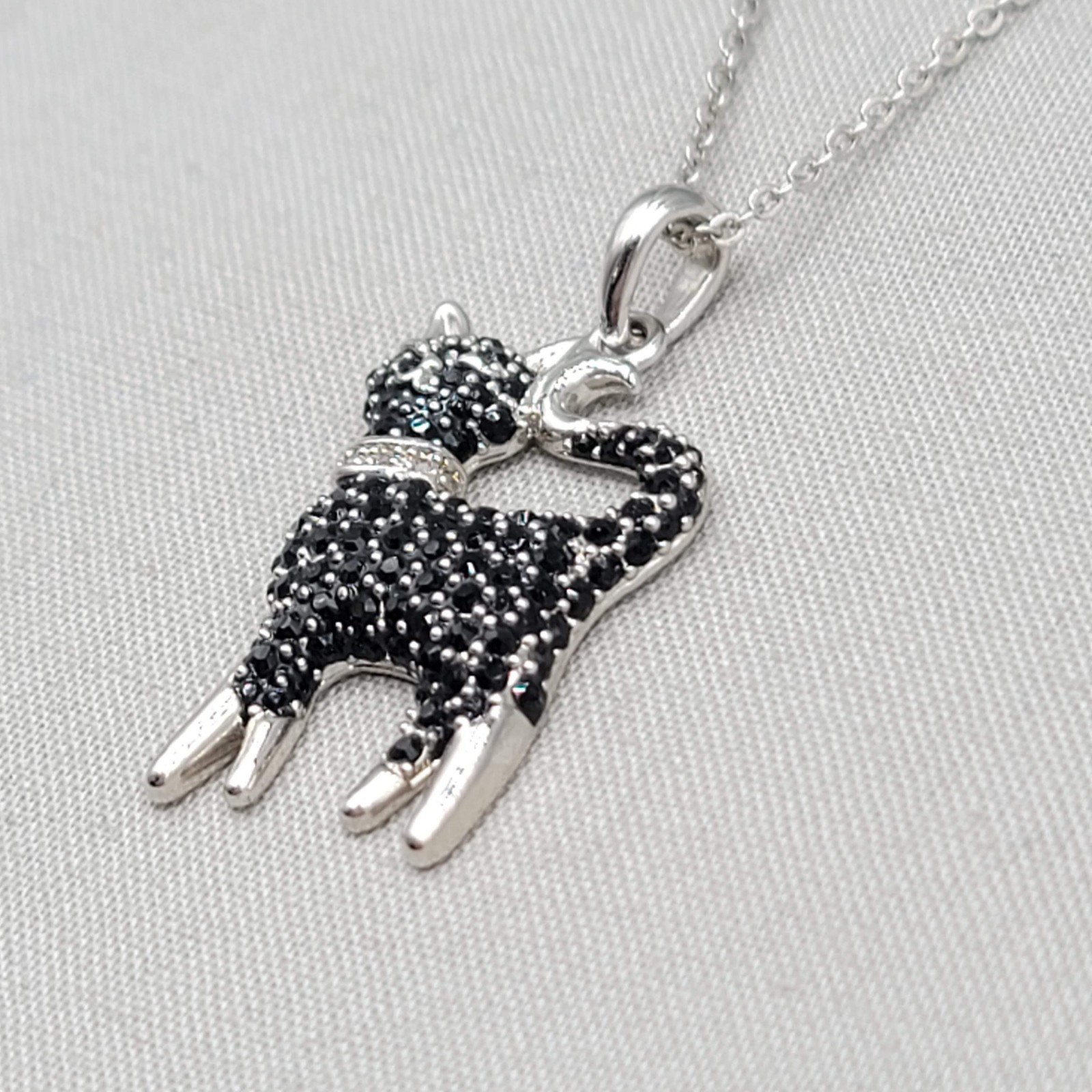 Danbury Mint Kitty Cat Kitten Black Cat Rhinestone Necklace Silver tone 18 in