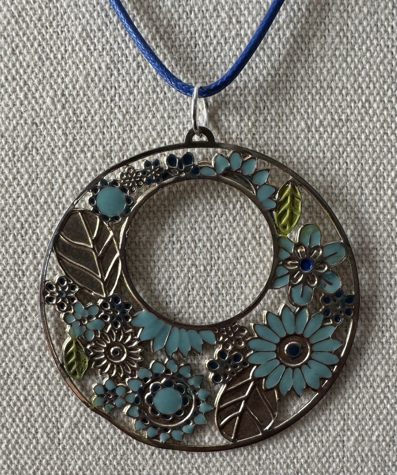 Vintage Silvertone & Blue Enamel Floral Round Pendant On Leather Cord Necklace