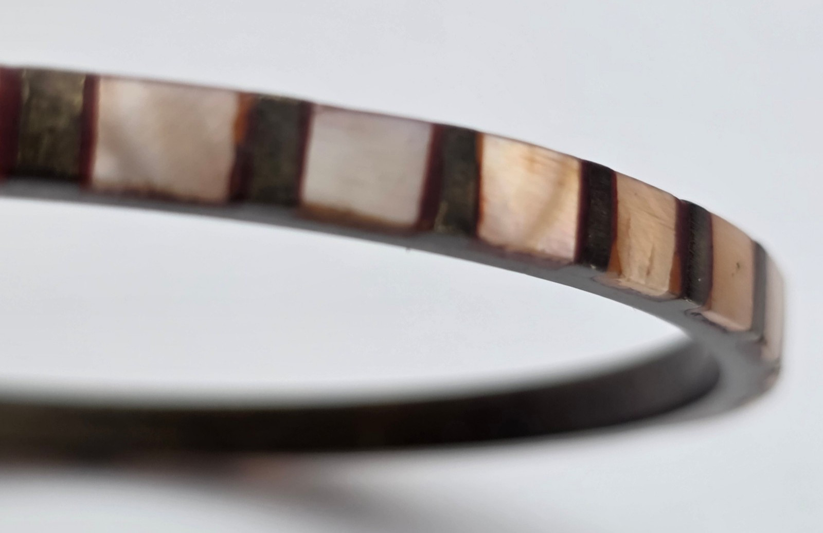 Vintage Brass Mother of Pearl Inlay Slim Bangle Bracelet 8.25 In Geometric 4.2mm