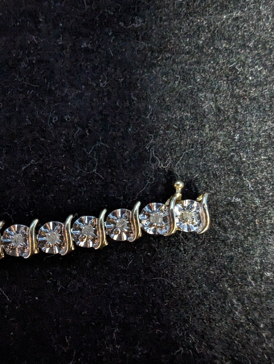 10K Two-Toned Natural Diamond Tennis Bracelet Gold 6.23 grams, 7 Inches