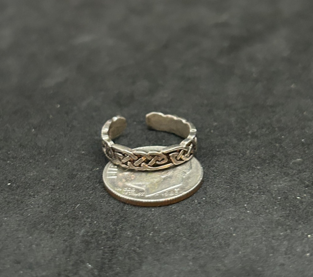925 Sterling Celtic Knot Toe Ring 3.7mm 1.45g