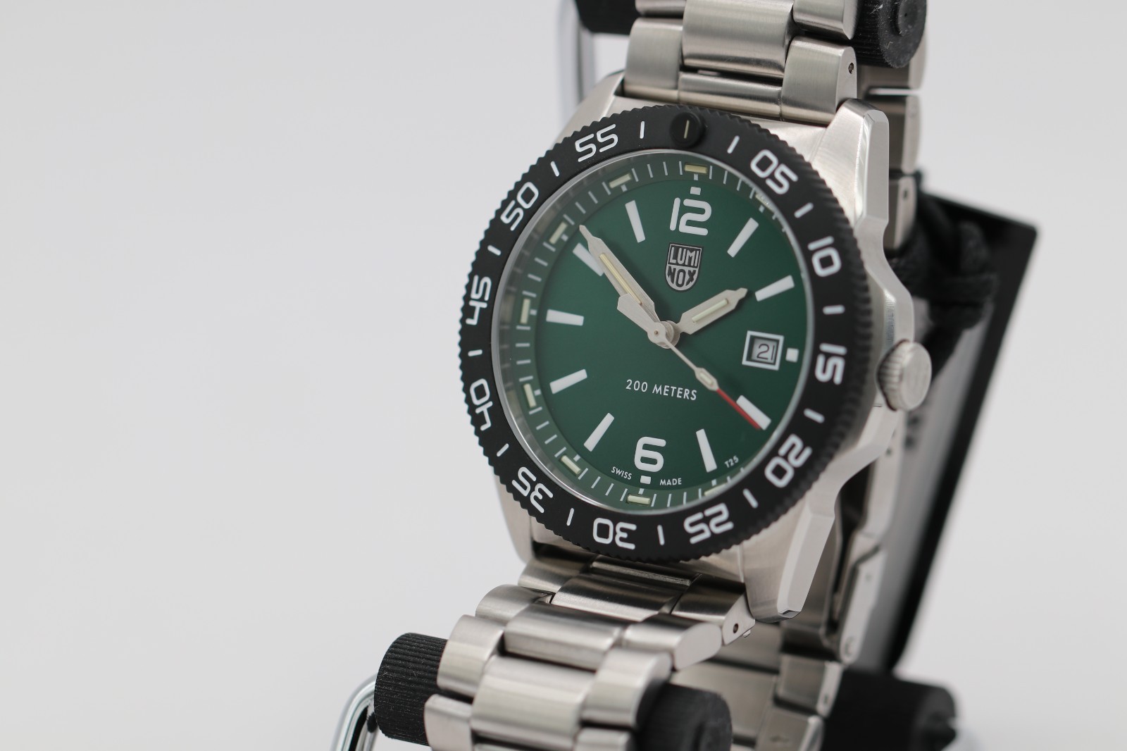 Swiss Luminox XS.3137 Pacific Diver Green Dial Tritium Stainless Mens 44mm Watch