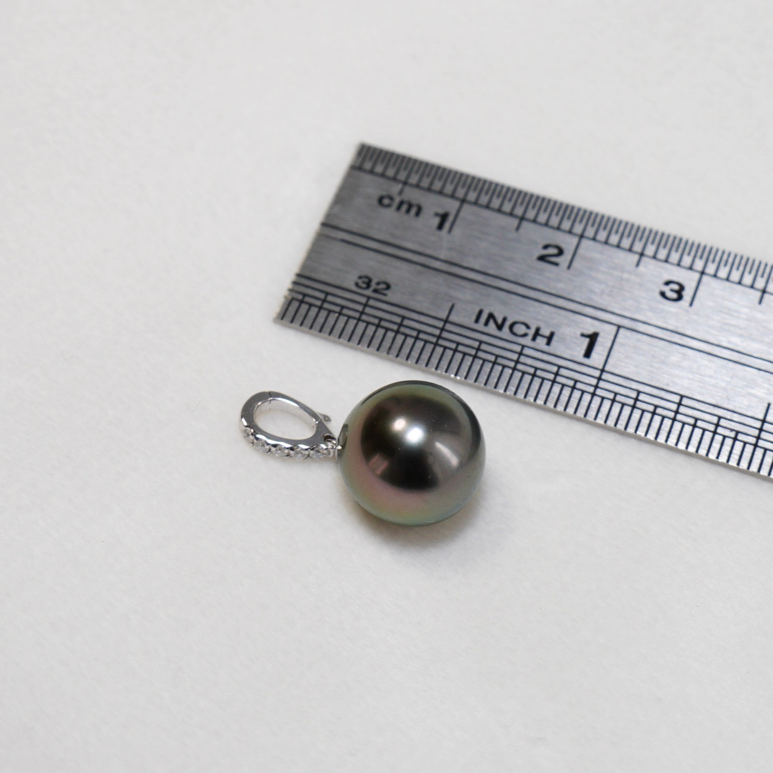 Flawless 10.6mm Peacock Tahitian Pearl Pendant 18k Solid White Gold/Morganite