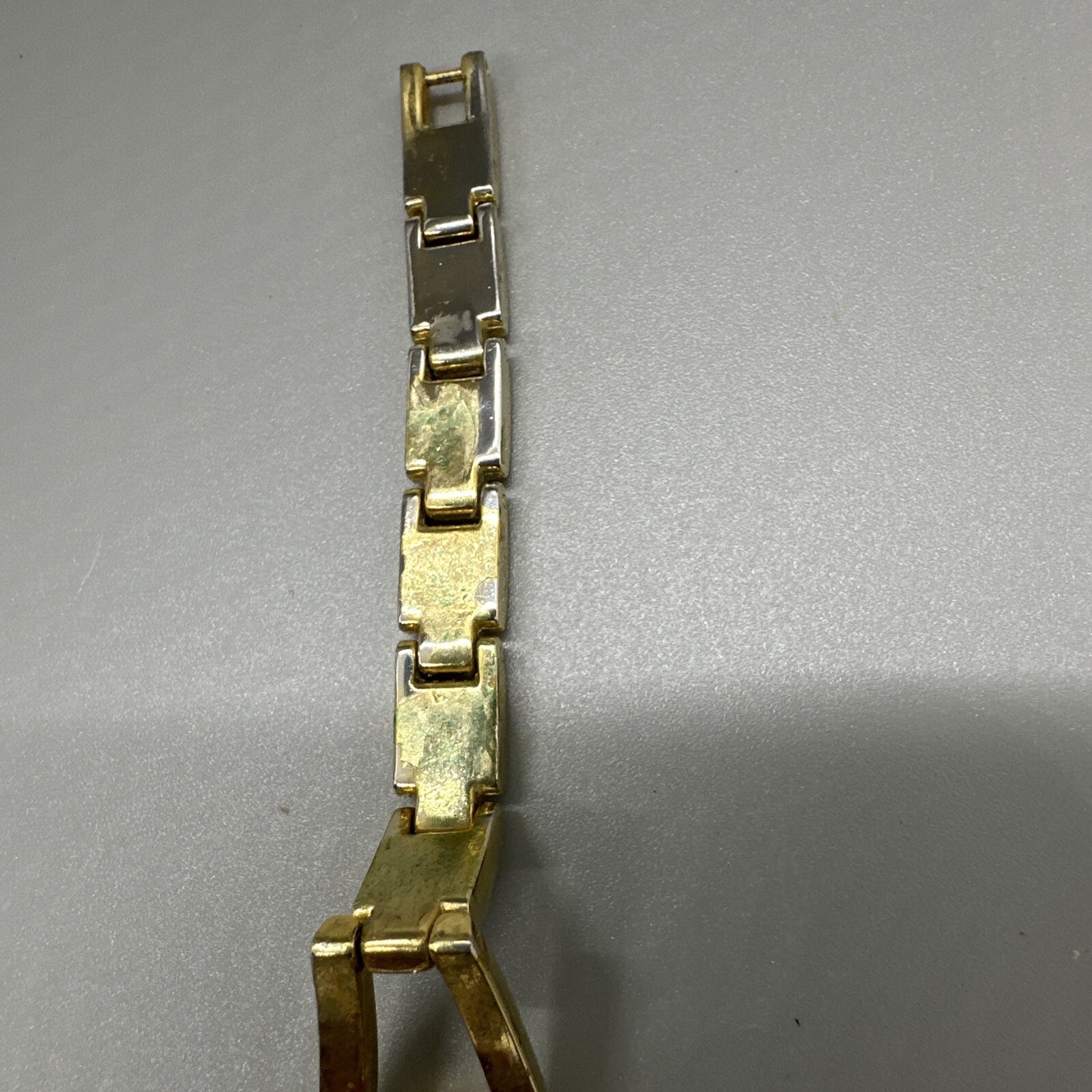 Vintage Ladies Advance Watch Gold Tone Cuff Bracelet 7.25 In, Scratched Dial