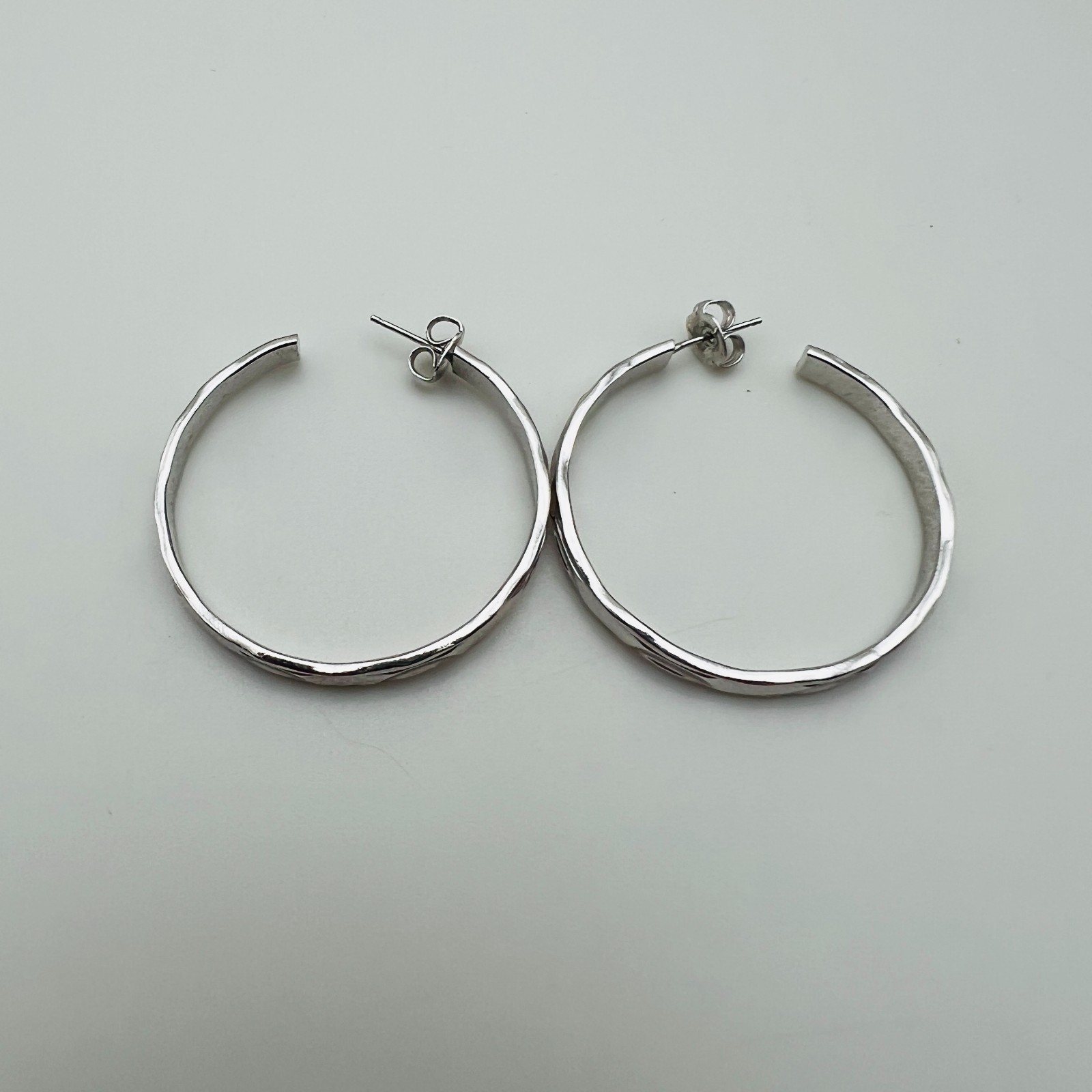 Silver Tone Hoop Pierced Earrings Classic Minimalist Round Dangle Chic
