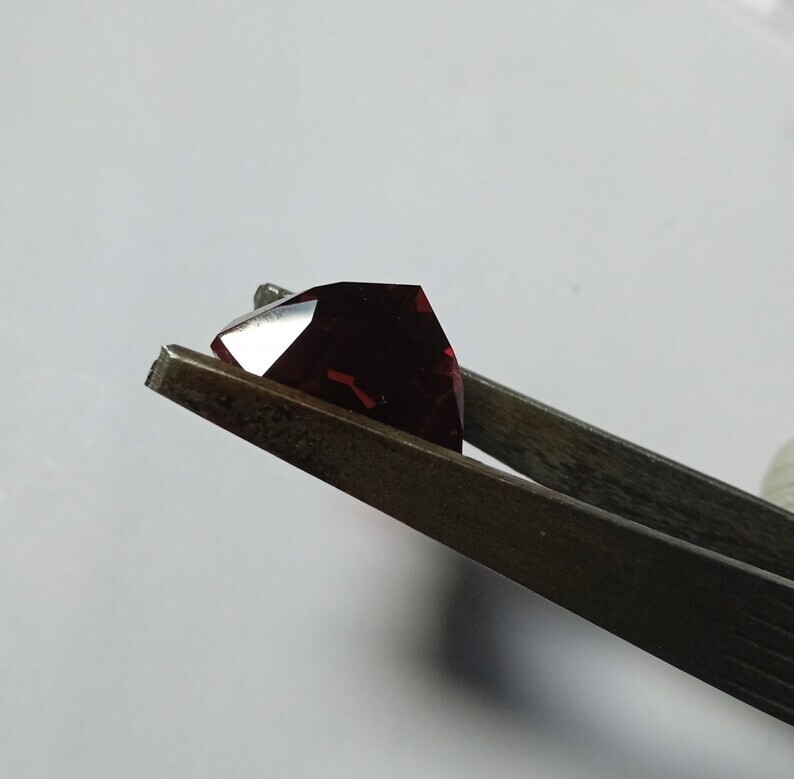 Total Carat : 20.30 Ct Dimensions ——— Length:- 18.00 mm (approximately)