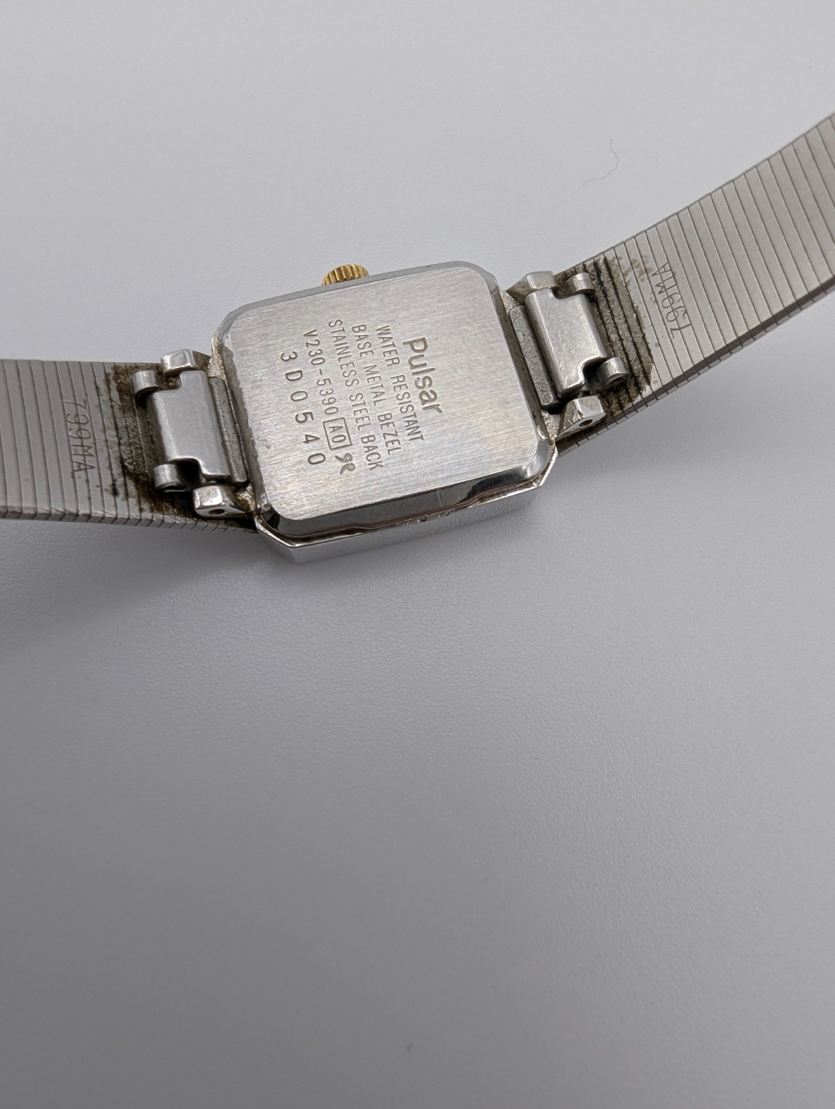 Vintage Pulsar V230-5390 Ladies Quartz Watch Rectangular Silver Gold Tone Untest
