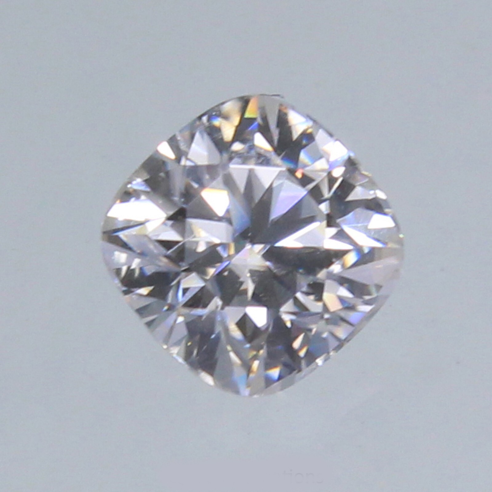 Natural DE Color VVS1 Brilliant Cut White 5×5 MM Cushion Loose Diamond