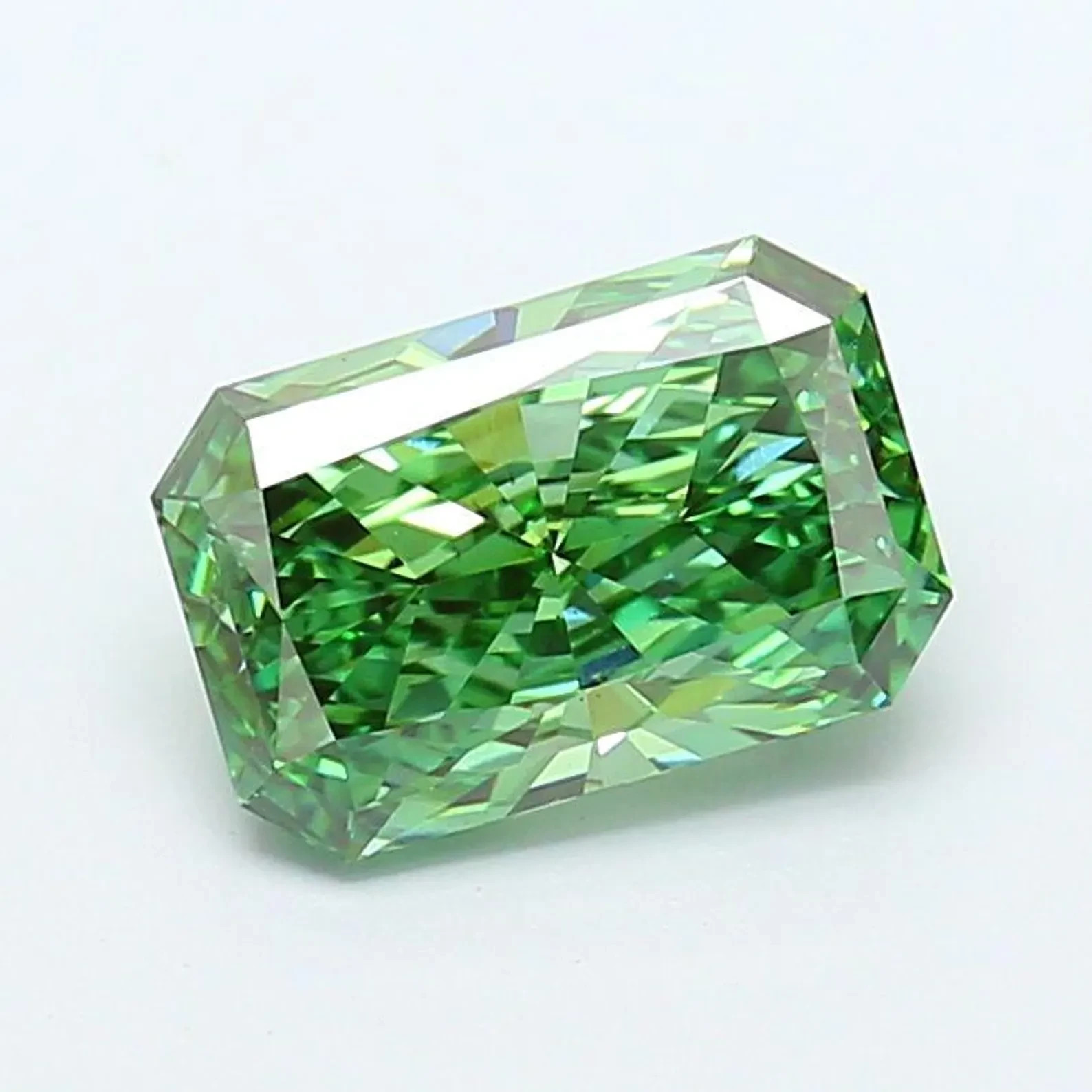 CERTIFIED Natural Green Earth Mined Diamond 3.05 Ct Radiant VVS1/ 9.5 mm