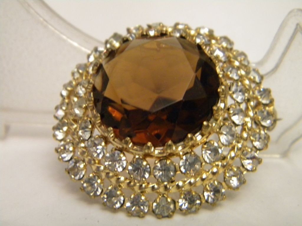 Beautiful Czech Jewelry Brooch Czechoslovakia Vintage Jablonex 284