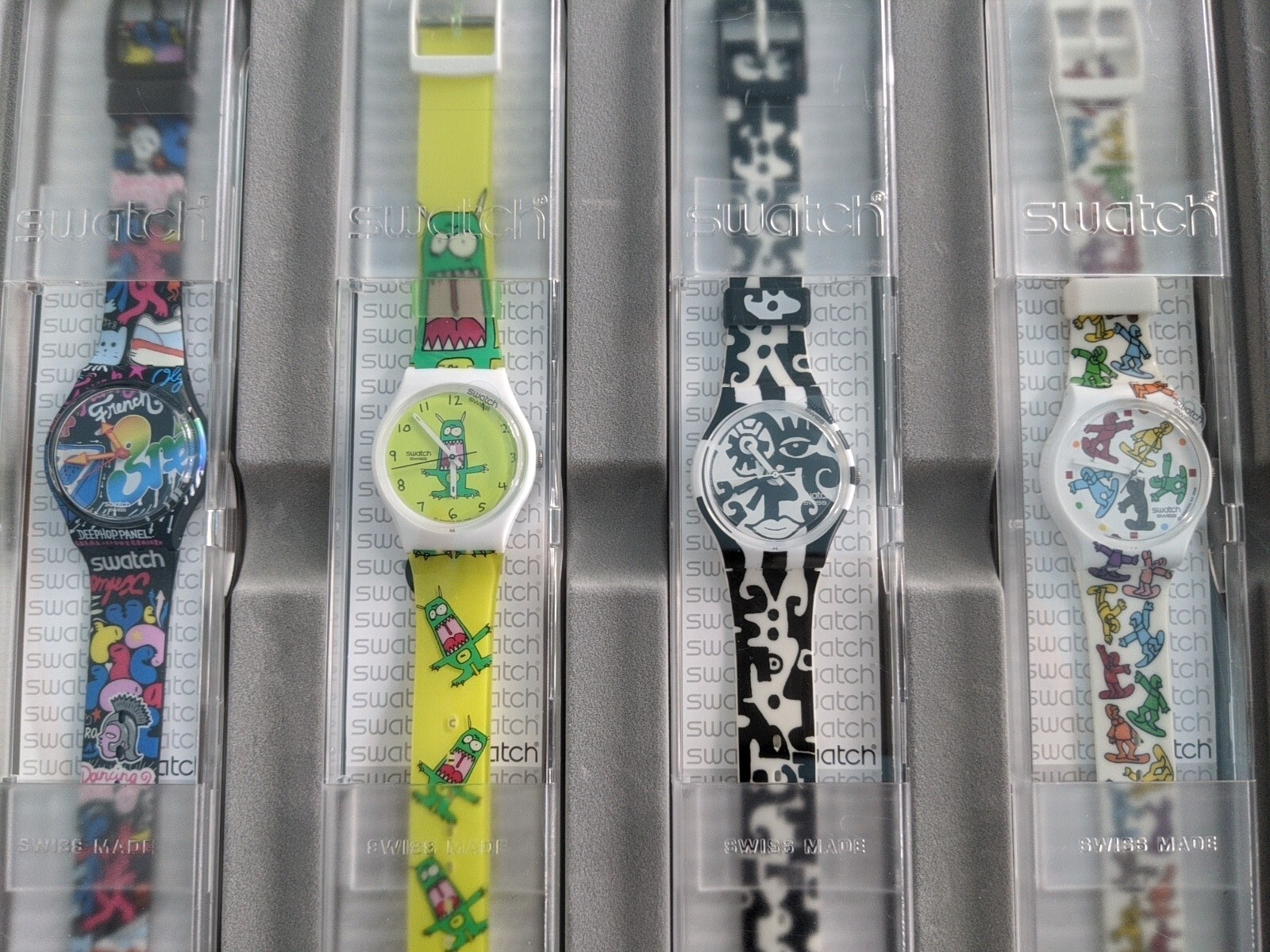 4 SWATCH WATCHES, 4 DESIGN ARTISTS LIMITED EDITION ZS40 FROM LUGANO NEW + PAPERS