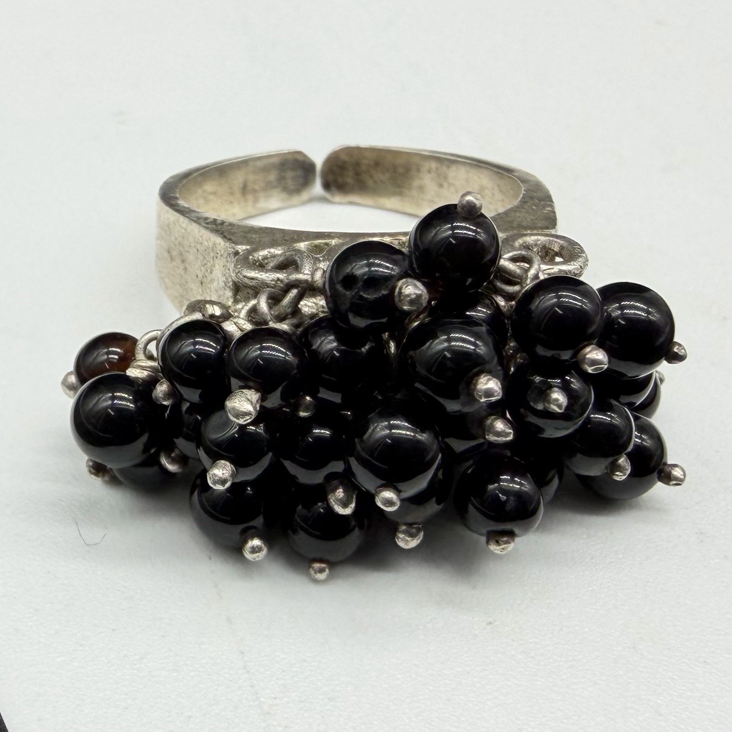 Vintage Sterling Silver Black Onyx Bead Cha Cha Ring Sz 6 – 9.6g See Details