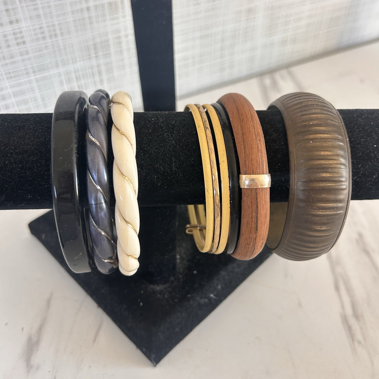 Vintage Lucite Plastic Metal Bronze Mixed Bangle Bracelet Collection Lot of 9 A