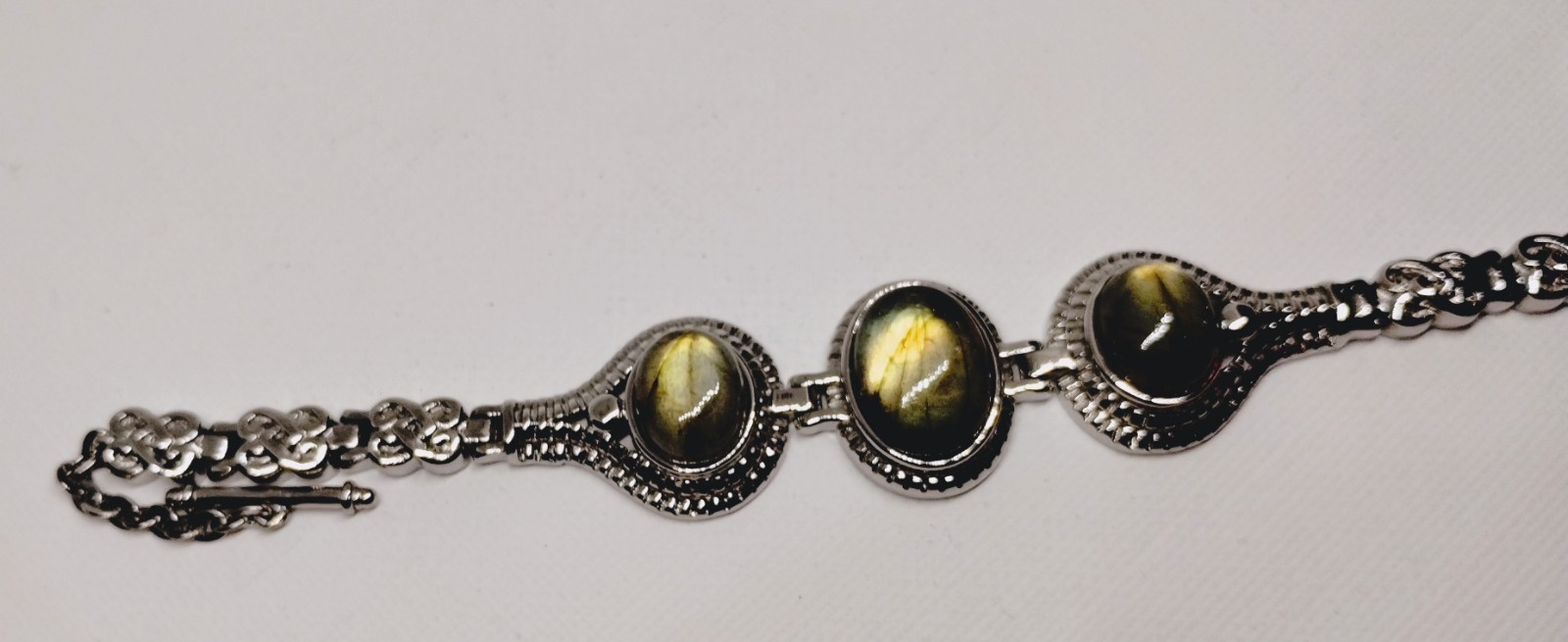 Madagascar Fire Labradorite 22.50 ctw Bracelet in Stainless Steel (6.50-8.0In)