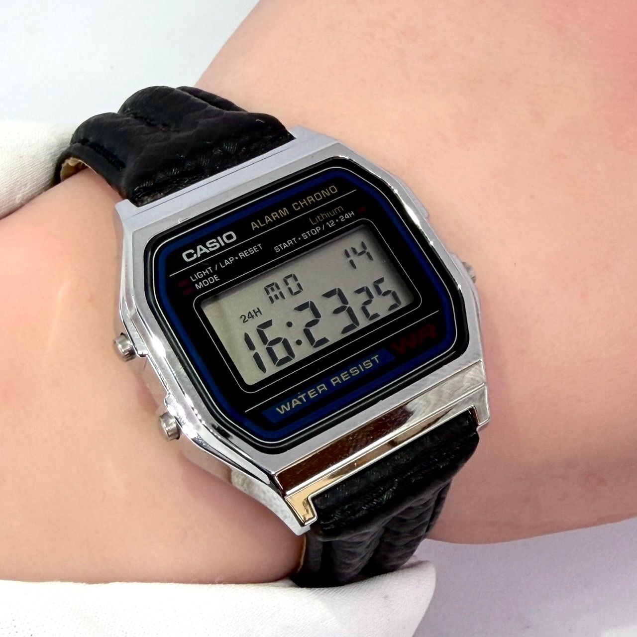 Working Excellent condition CASIO ALARM CHRONO Digital Watch Leather Belt Men’s