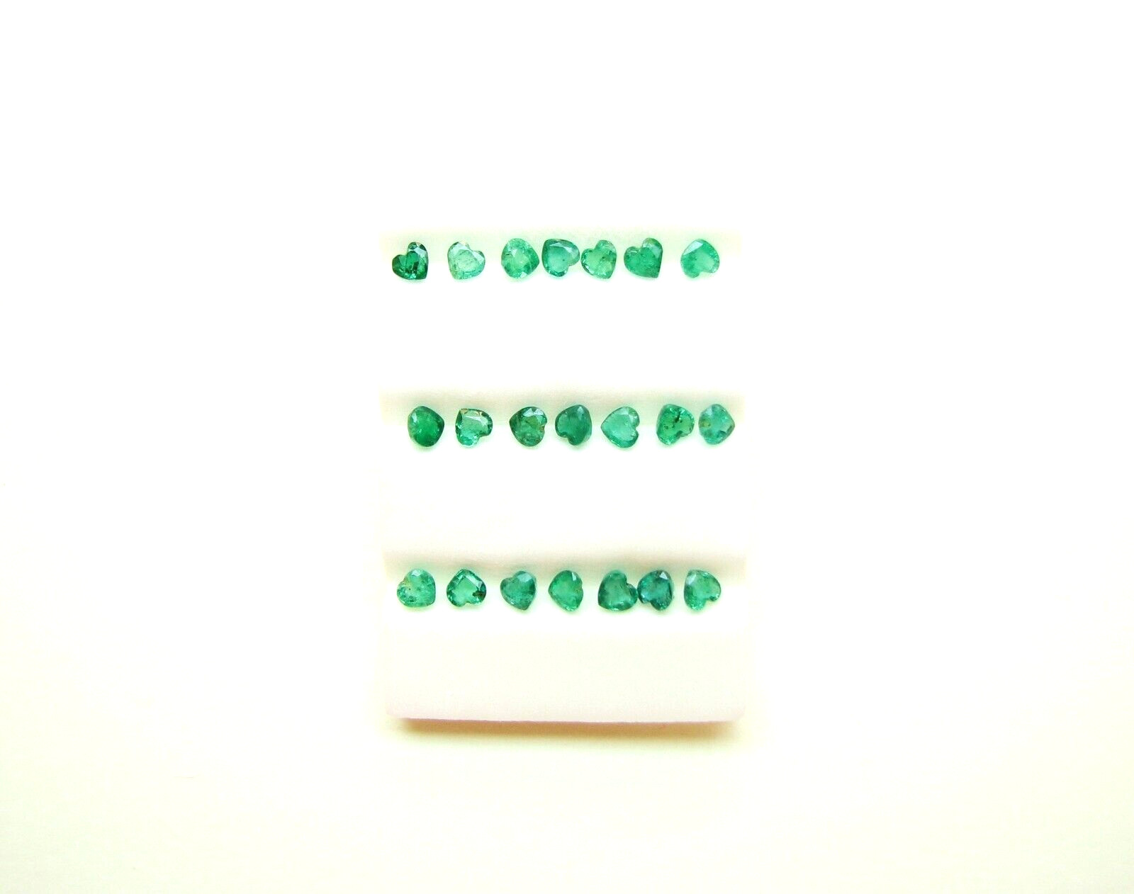 Natural Loose Gem Heart Emerald 3.2-3.7×3.5×3.7MM 3.6 Cts Tol, 21 Pcs Lot