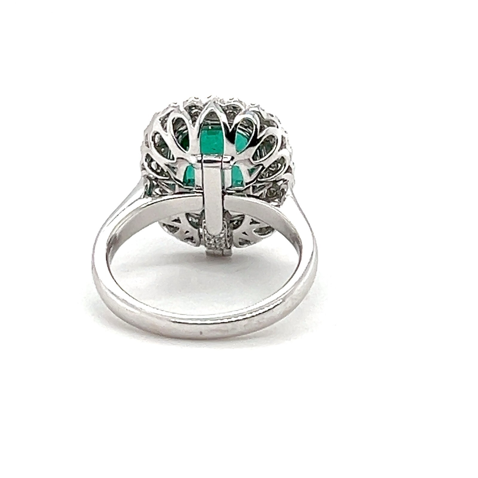 18ct White Gold Diamond Emerald Ring with Valuation Certificate