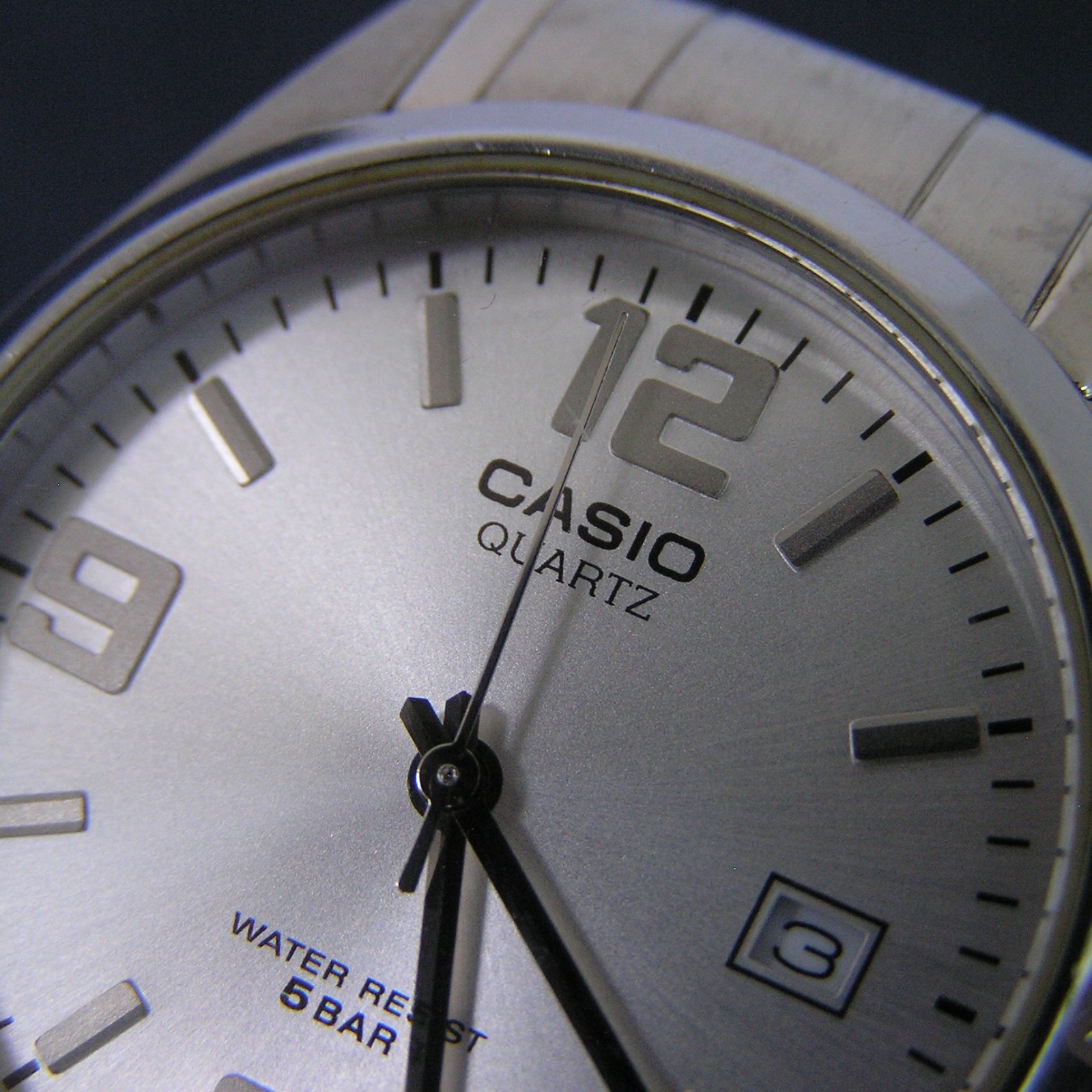[Japan Exclusive] CASIO MTP-1181 Explorer Sport Watch Rare Japan Imported Silver
