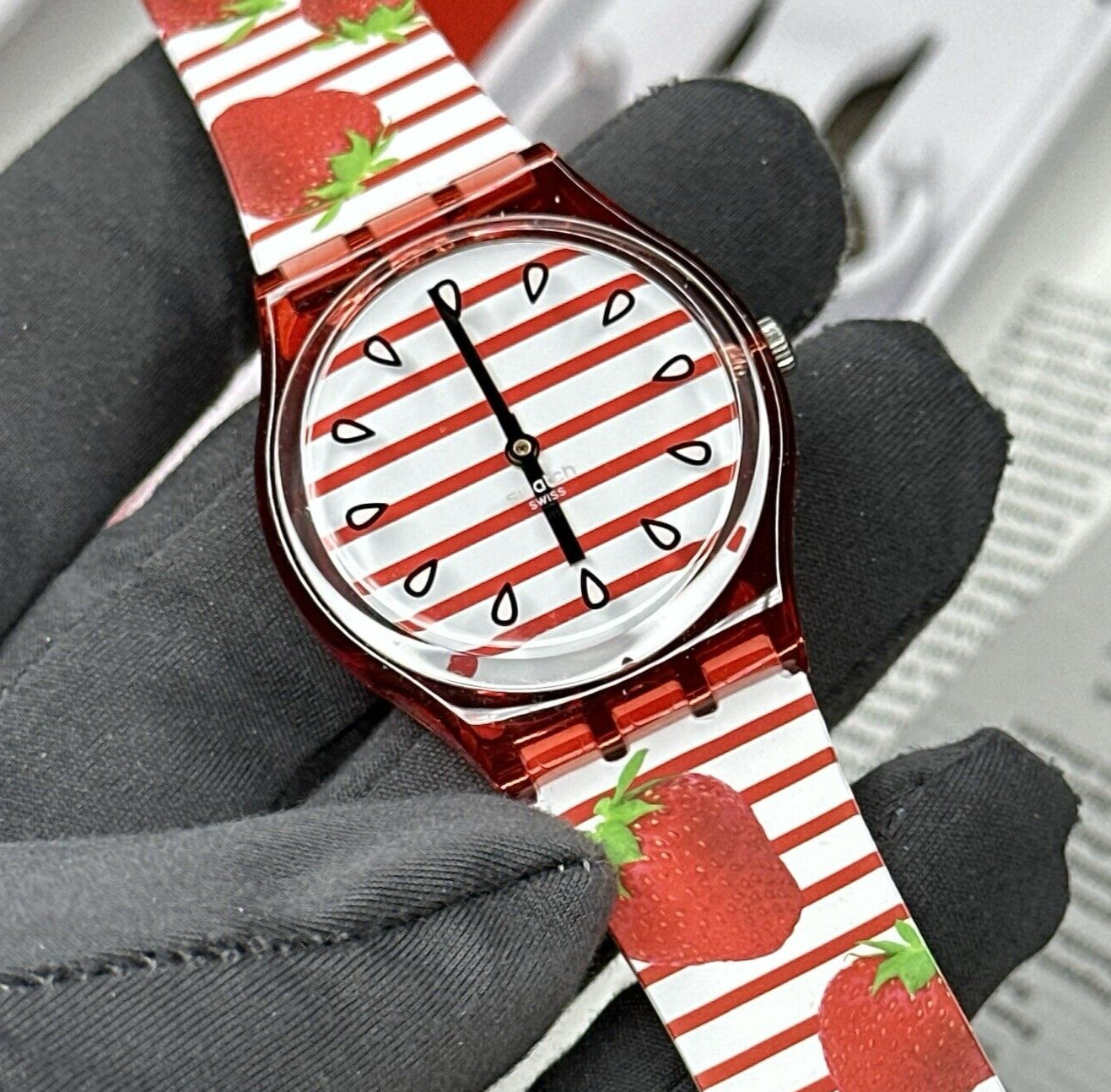 NEW✅ Swatch Originals TOILE FRAISEE Strawberry Red White Women’s Watch GR177