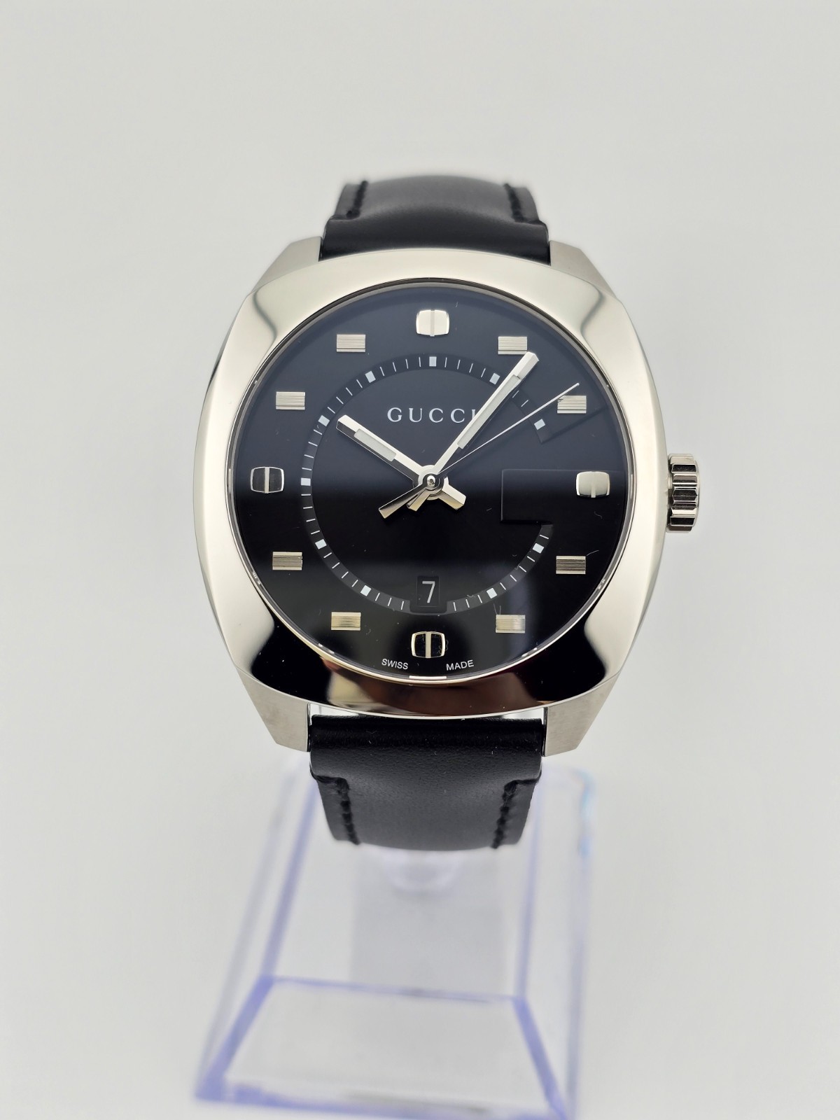 Gucci GG2570 YA142307 Men’s Leather Band Black Dial Watch ⌚