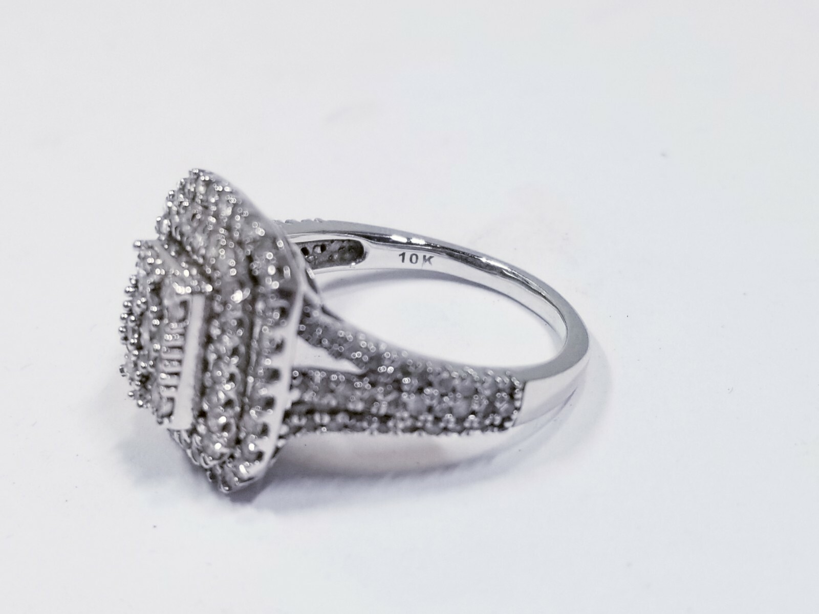 10kt White Multi Diamond Ring Stamped CJ Sz 7.5 – 4.6 Grams TW