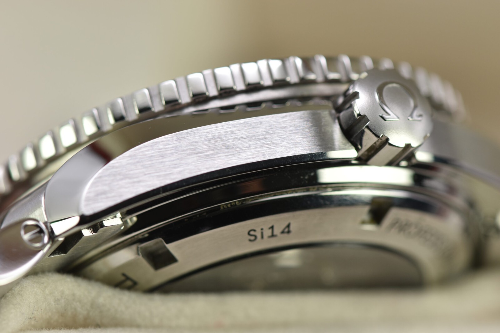 Omega Planet Ocean 45.5MM Automatic 8500 Ceramic Black 232.30.46.21.01.003