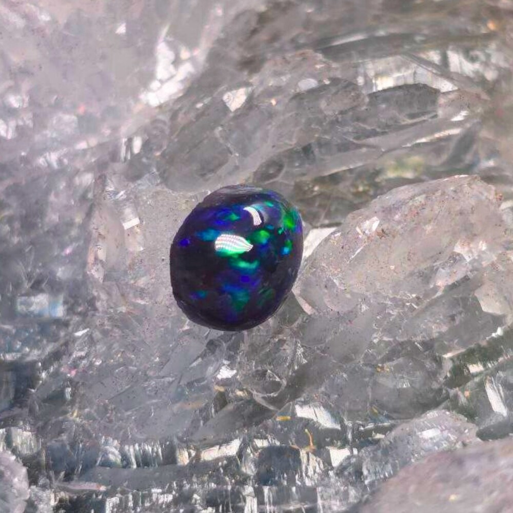 Lady O’blivion Lightning Ridge Black Opal 0.90ct