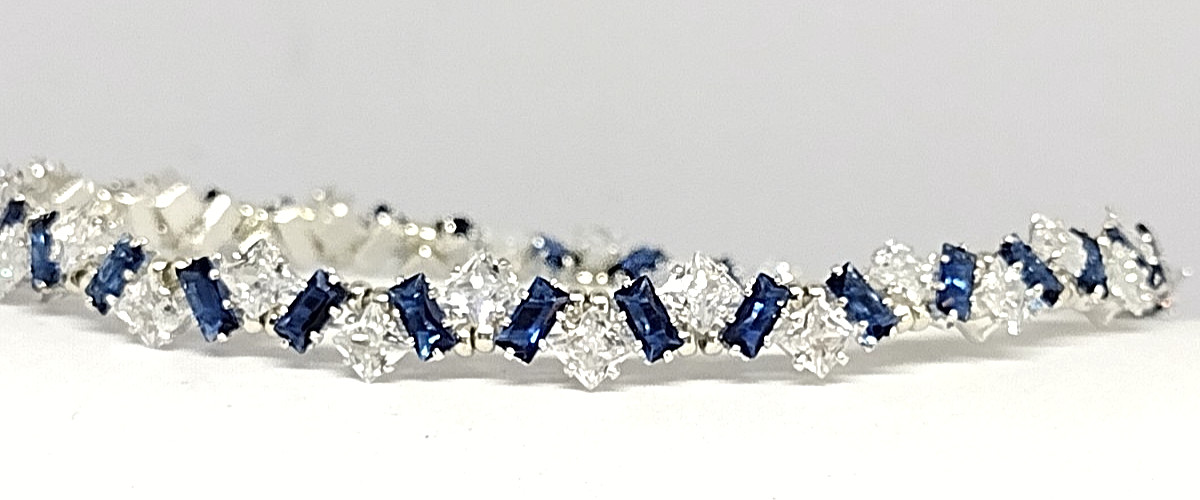 7-inch Bracelet Angle Stack – 3mm White SQUARE-2x4mm Royal Blue Rectangle.