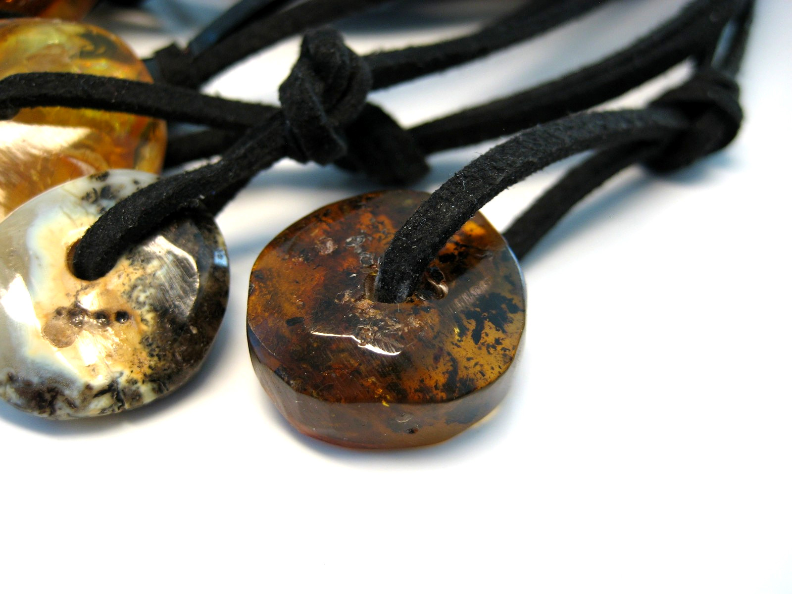 10 items – Genuine Amber Baltic Amber Necklace/Pendant/Amulet !!!