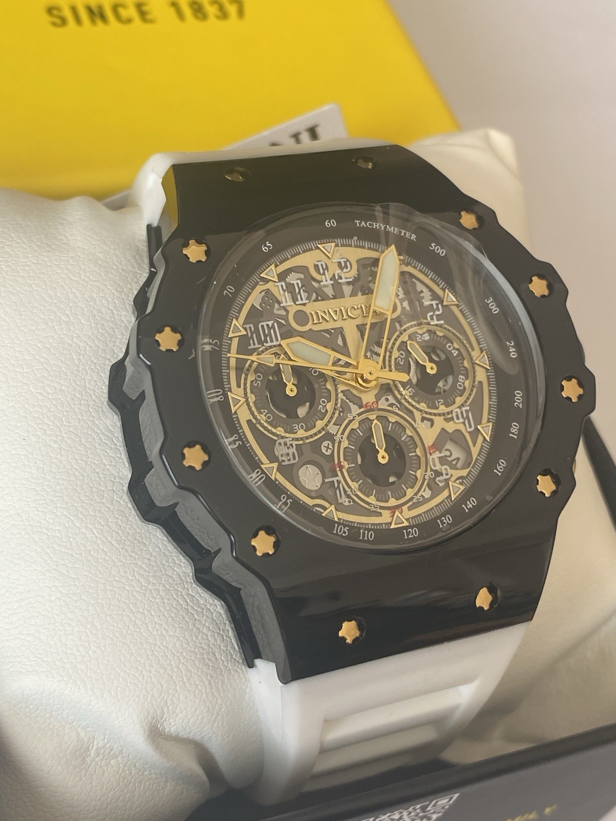 Brand New Invicta Racing Vaulthan Men’s Watch 44mm White (69653) TachyMeter