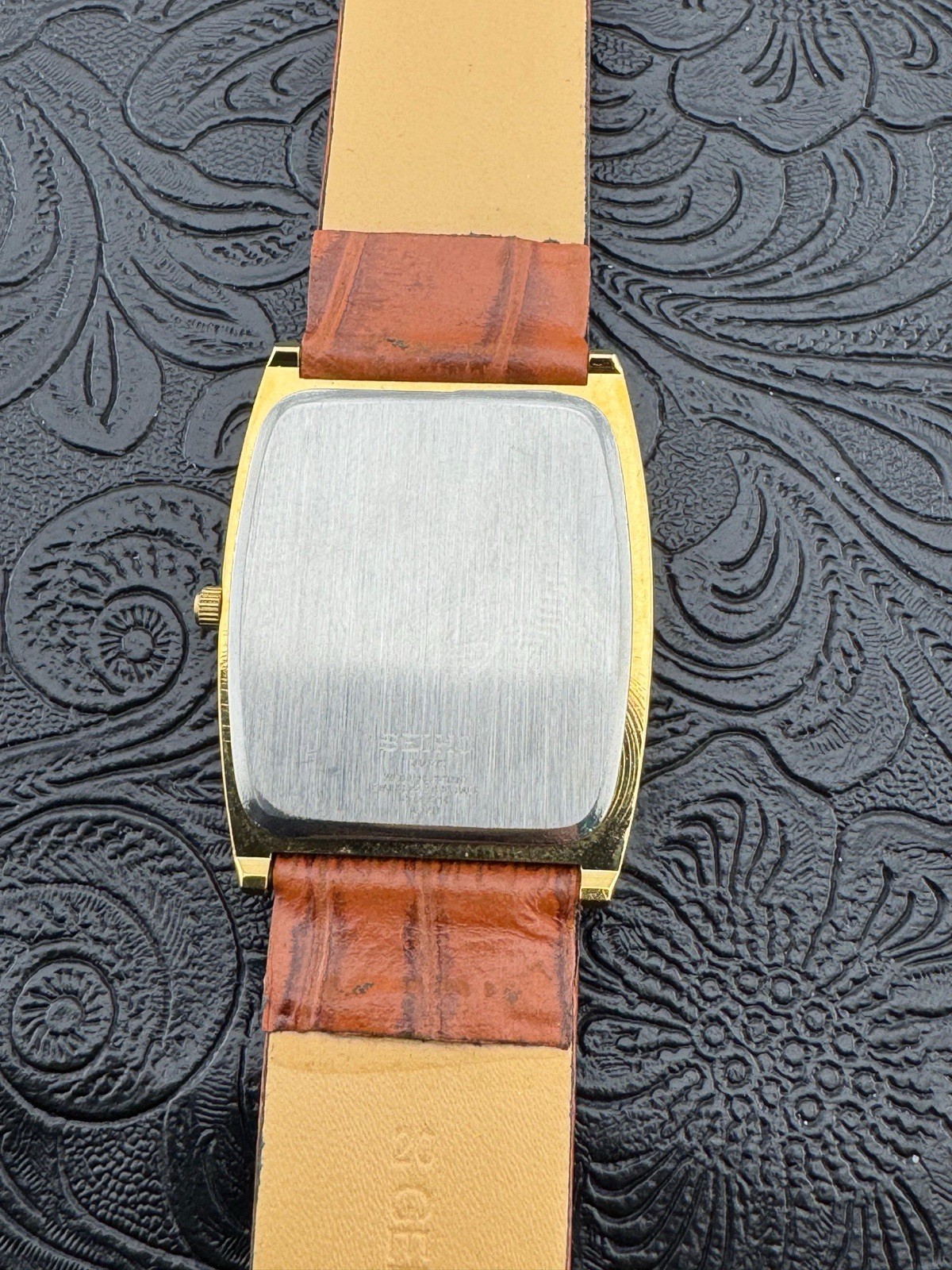 WHITE DIAL Vintage Seiko Slim Tonneau Tank Men’s Wrist Watch