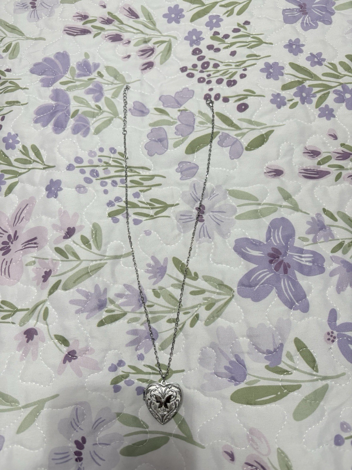 Silver Tone Heart Photo Locket Pendant Necklace Cable Chain Love Theme No Stone