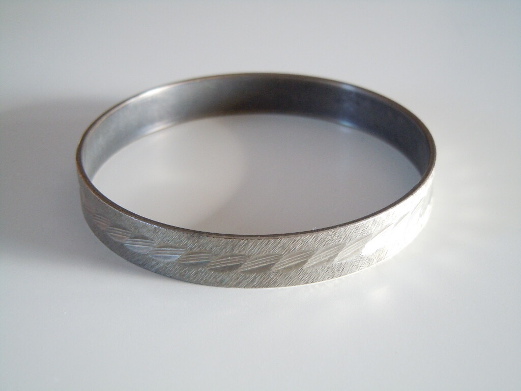 Tin Colored Bangle 21.9 G / Ø 6.6 Cm / 1.0 Cm