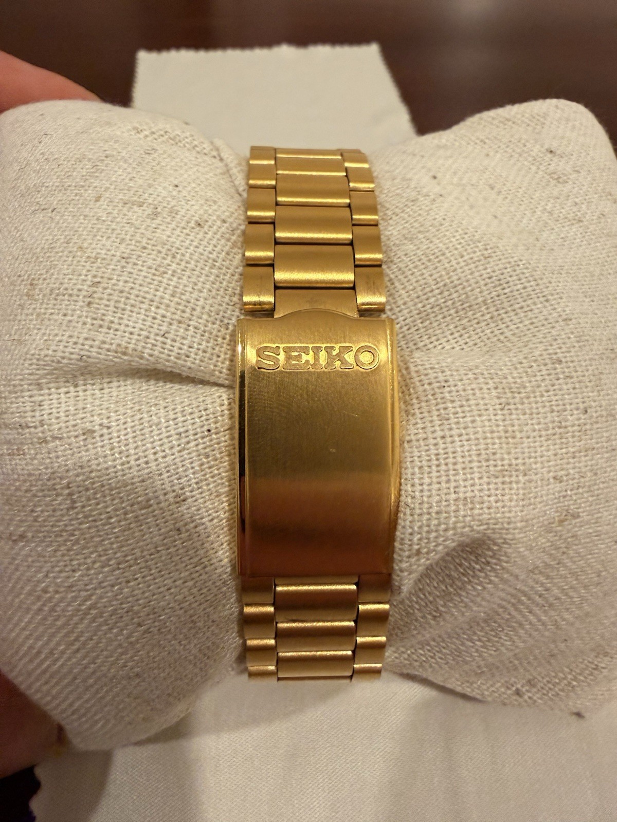 Seiko 5 Men’s Automatic Day/Date Gold-Tone Stainless Steel Bracelet Watch
