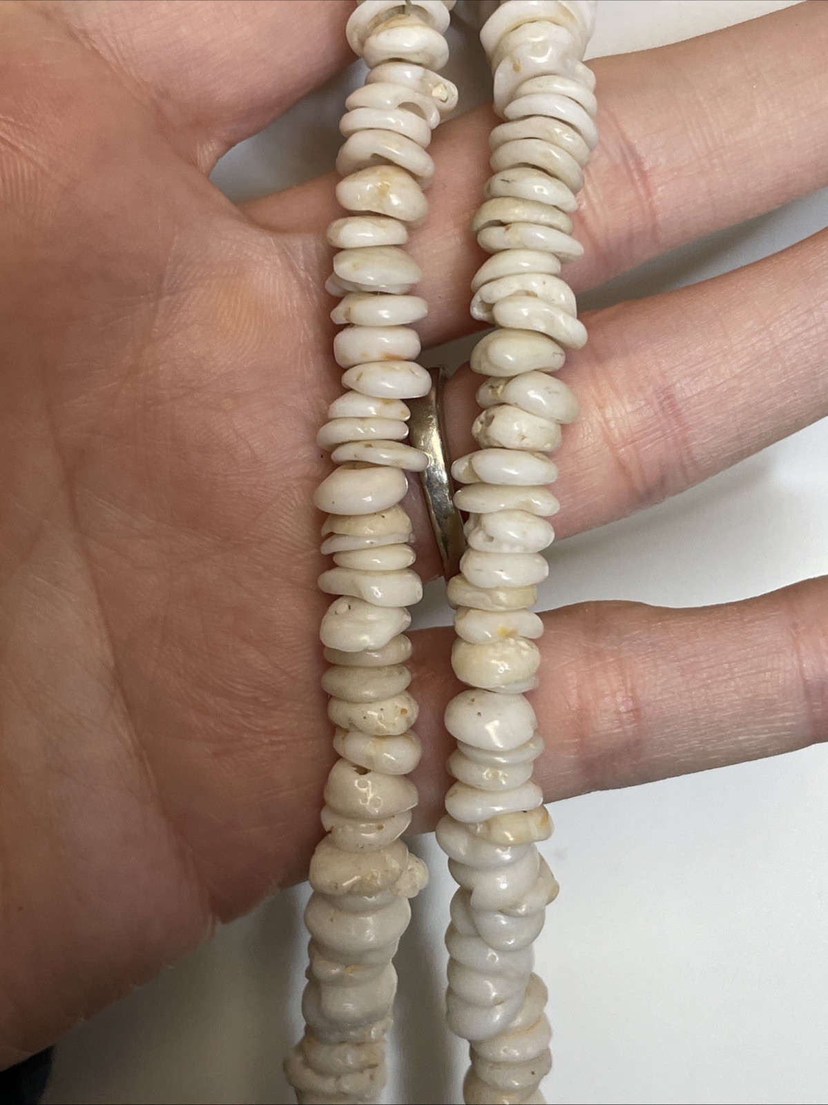 Vintage Hawaiian Surfer Puka Shell Bead Necklace Barrel Clasp 20” Approx 8 mm