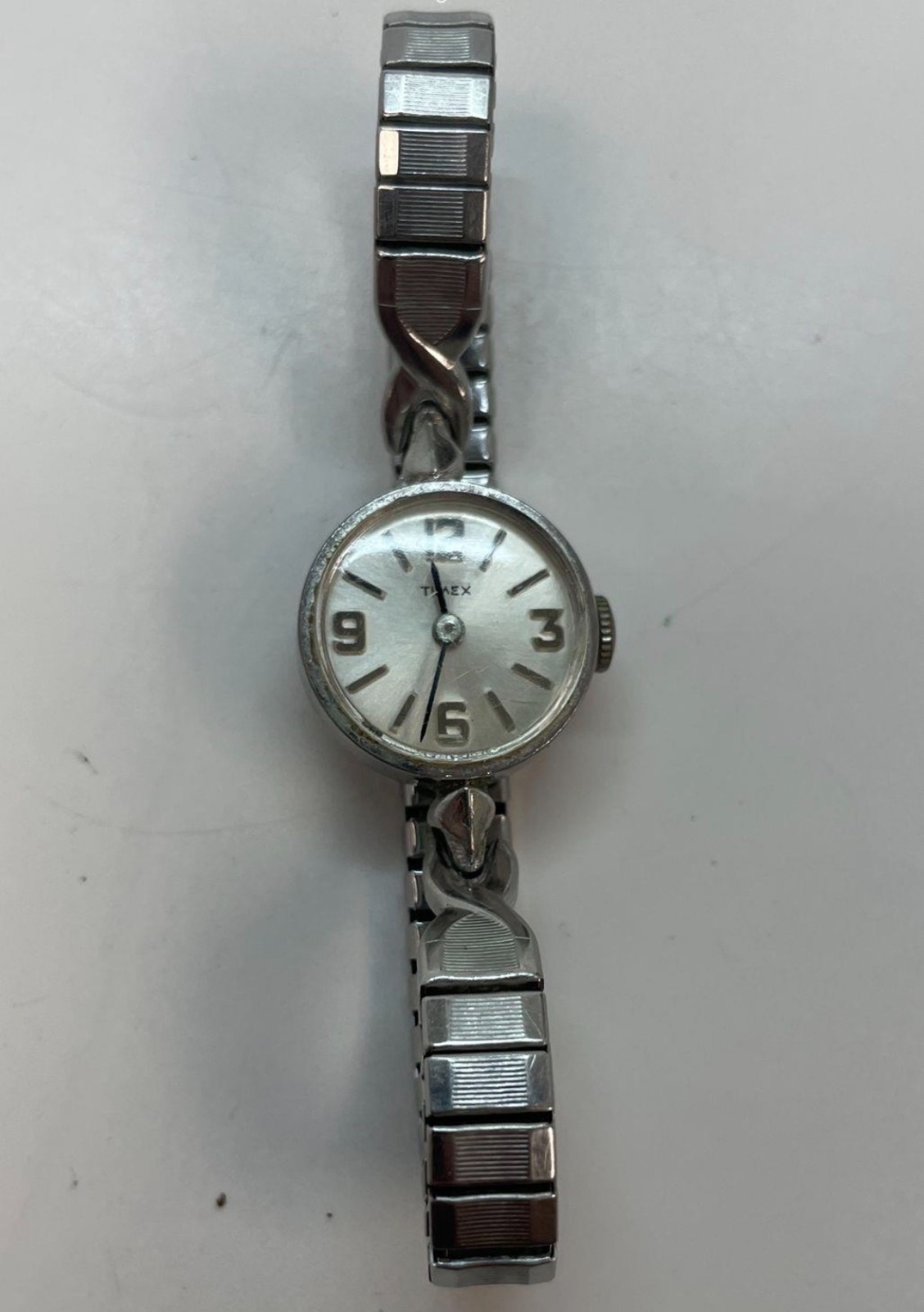Vintage 1976 Timex Expansion Band Silver Tone Wristwatch 15.1g