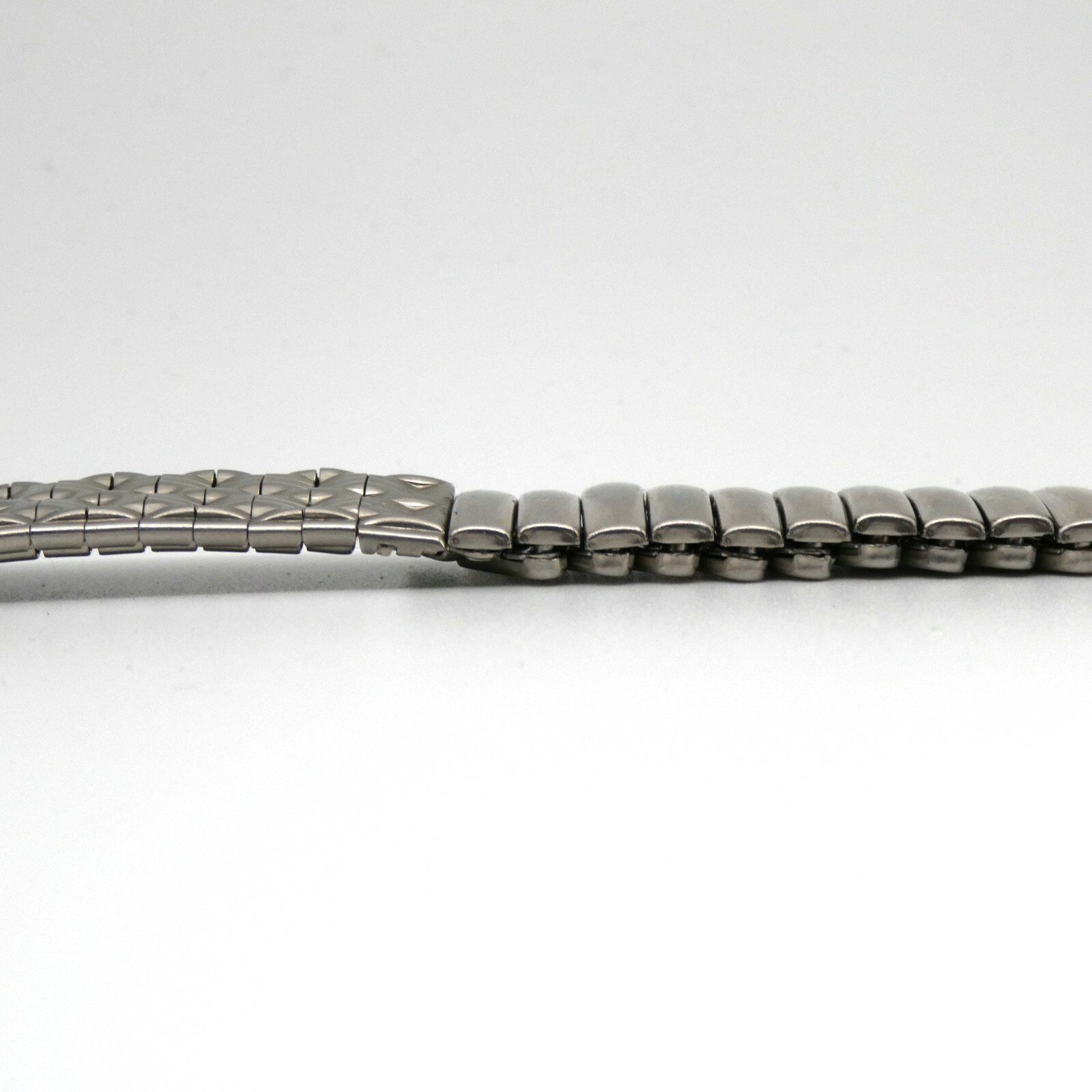 Vintage Harline 17.4 mm stainless steel wristwatch bracelet w/center expansion