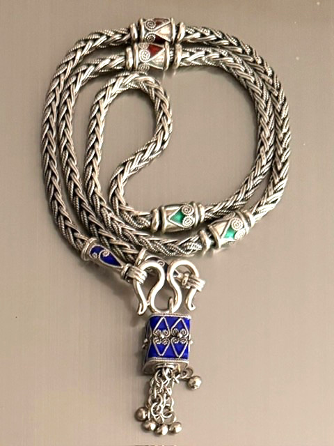 VTG U450 925 Sterling Silver Snake Chain Blue Red Green Enamel Pendant L 19″ 45g