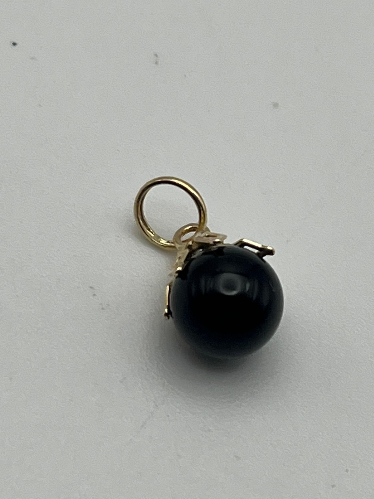 Vintage 14K Solid Yellow Filigree Capped Black Onyx 8.7mm Bead Pendant