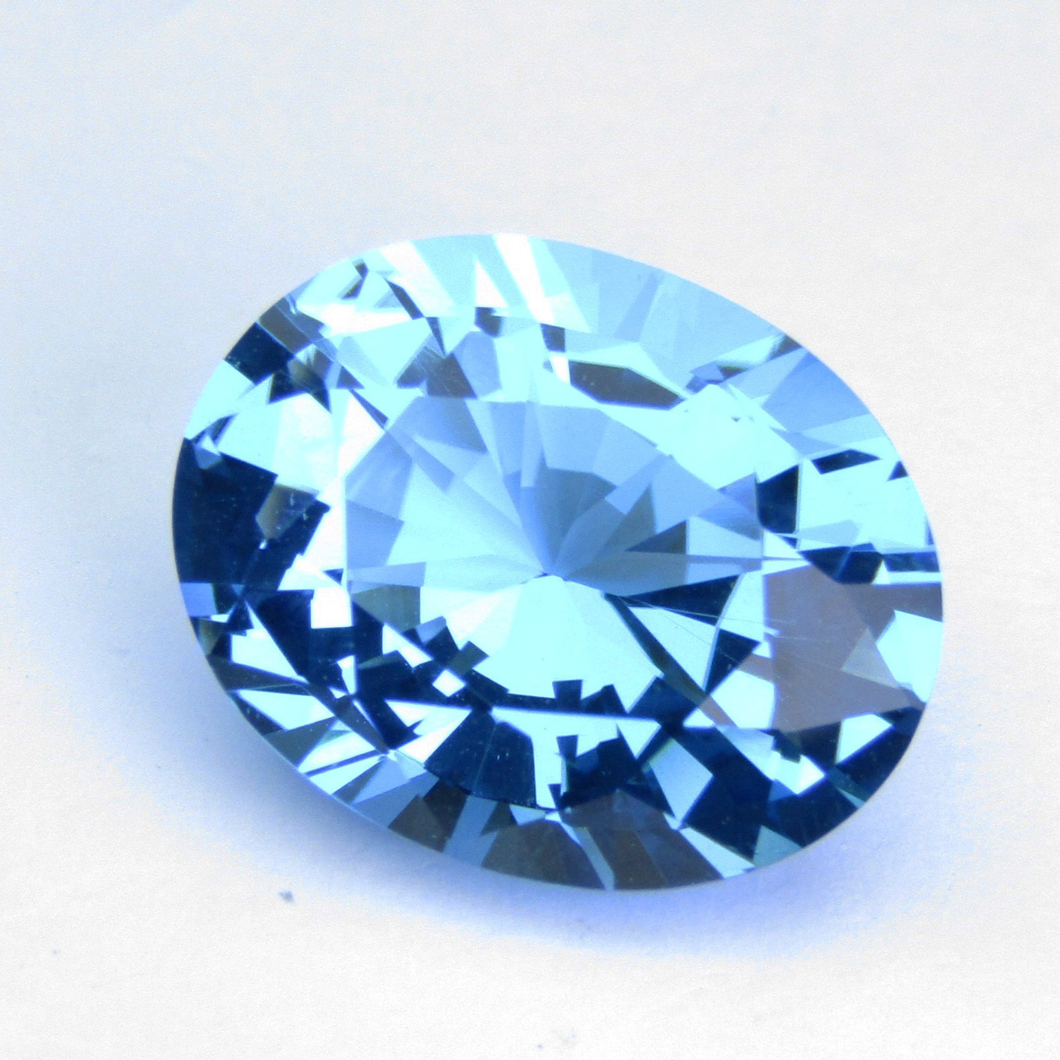 7.69Cts Attractive Natural Swizz Blue Topaz 14x11x7.5mm Oval Cut Loose Gemstone